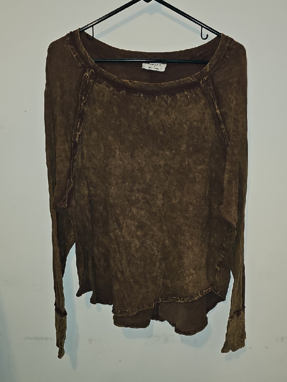 ZENANA Womens nwots sz small brown mineral washed long sleeve with thumb holes